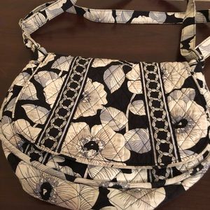 Vera Bradley messenger style purse